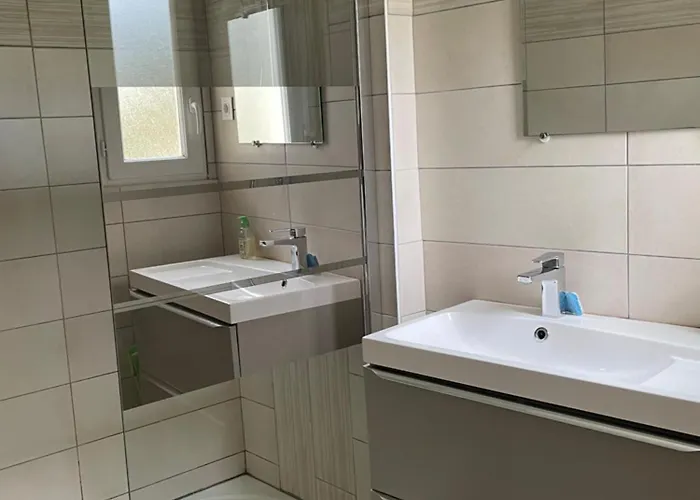 L'ancienne Epicerie Nyaraló Meyronne